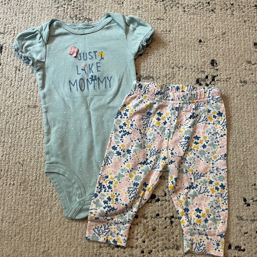 Carter’s girls size 6 months onesie and pant set floral just like mommy polka
